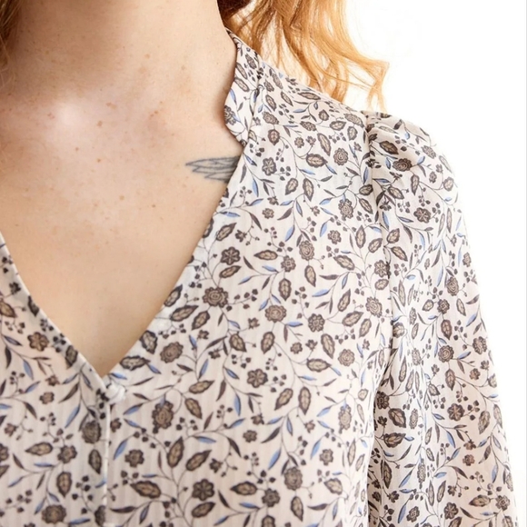 V neck blouse - Picture 2 of 3